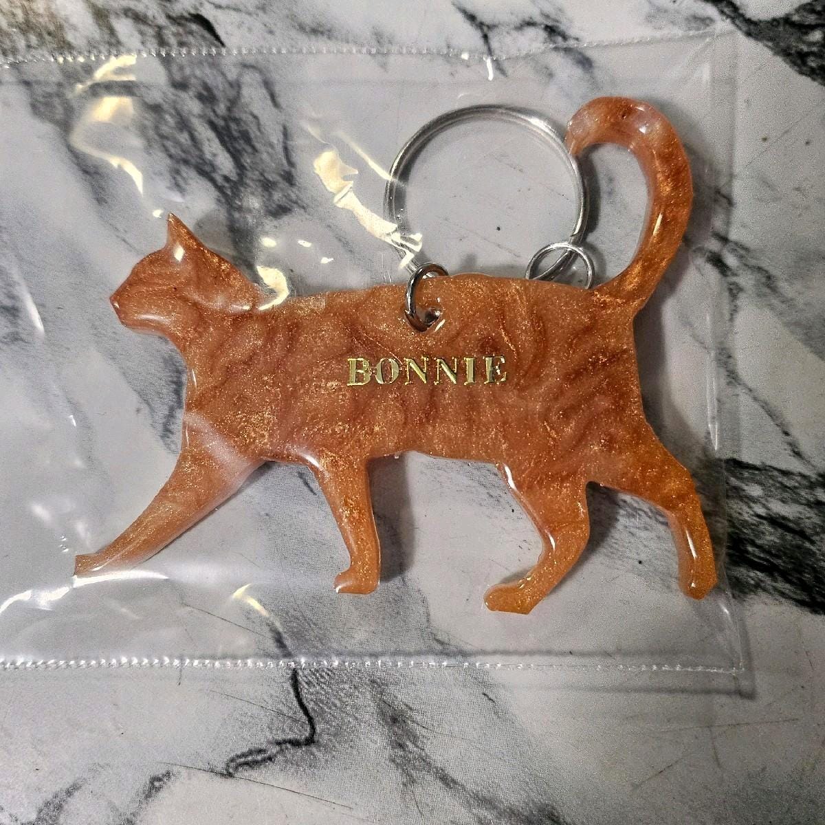Customizable Resin CAT BREEDS - Keychain or 3D magnet (send photos or pick any color)
