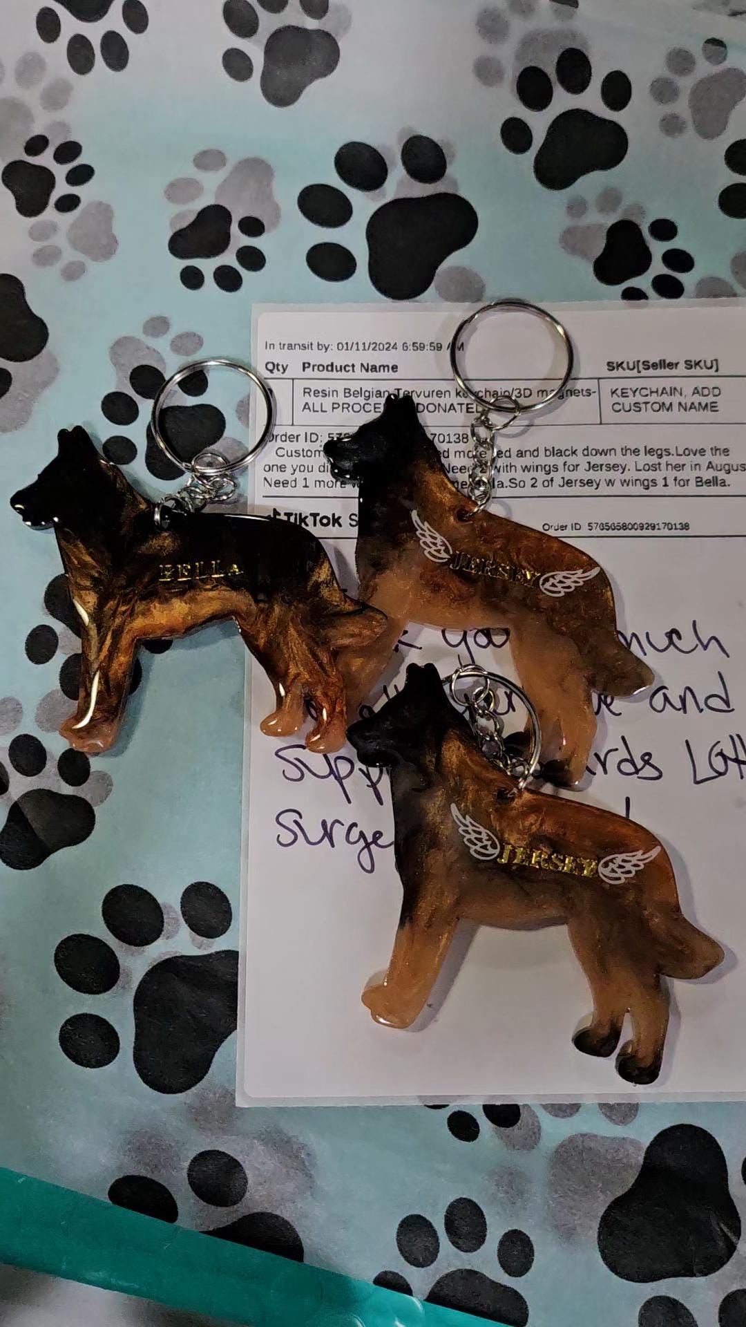Customizable Resin Belgian Tervuren - Keychain or 3D magnet (send photos or pick any color)