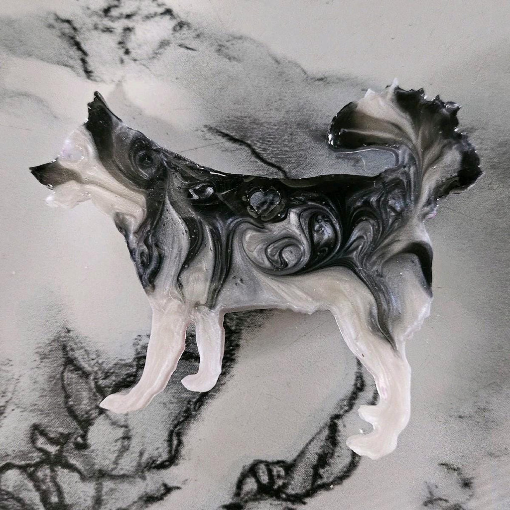 Customizable Resin Husky - Keychain or 3D magnet (send photos or pick any color)