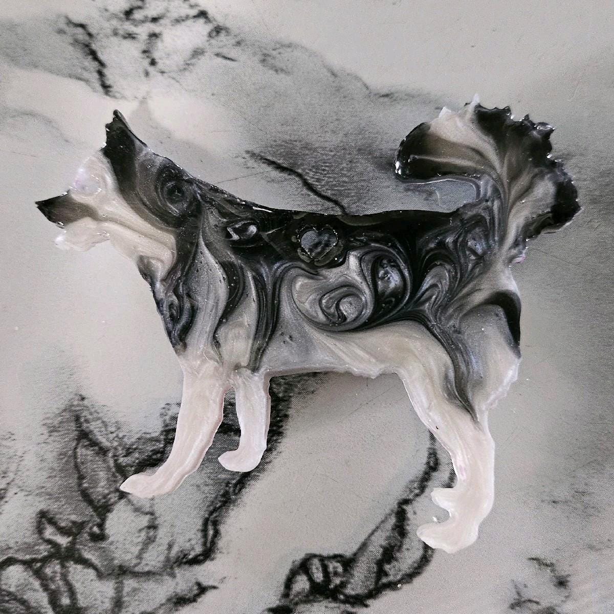 Customizable Resin Husky - Keychain or 3D magnet (send photos or pick any color)