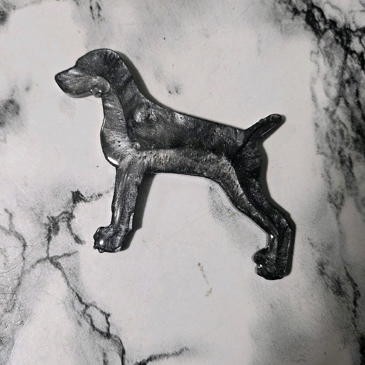 Customizable Resin Weinmaraner - Keychain or 3D magnet (send photos or pick any color)