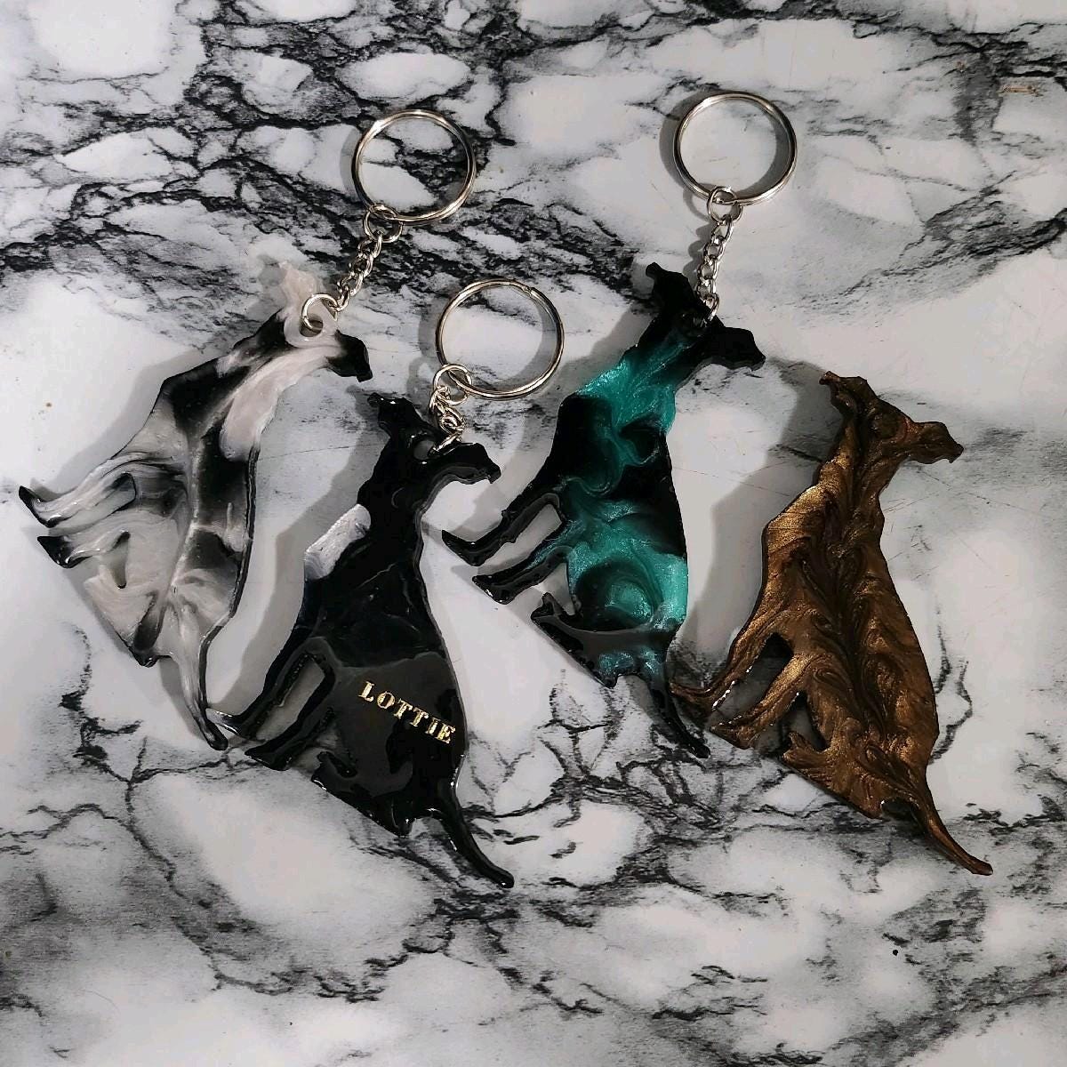 Customizable Resin Mixed Breed/General dog - Keychain or 3D magnet (send photos or pick any color)