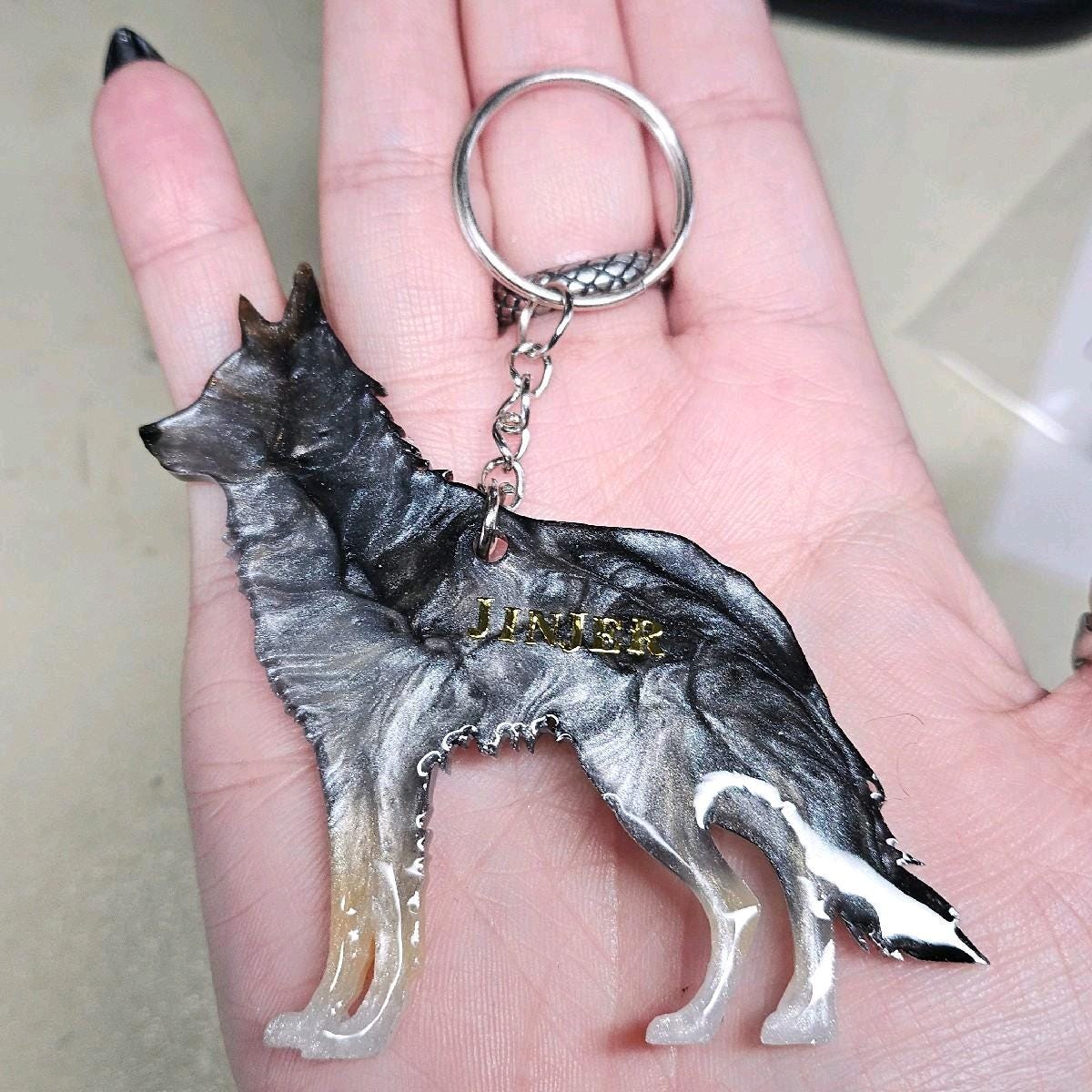 Customizable Resin - WOLF - Keychain or 3D magnet (send photos or pick any color)