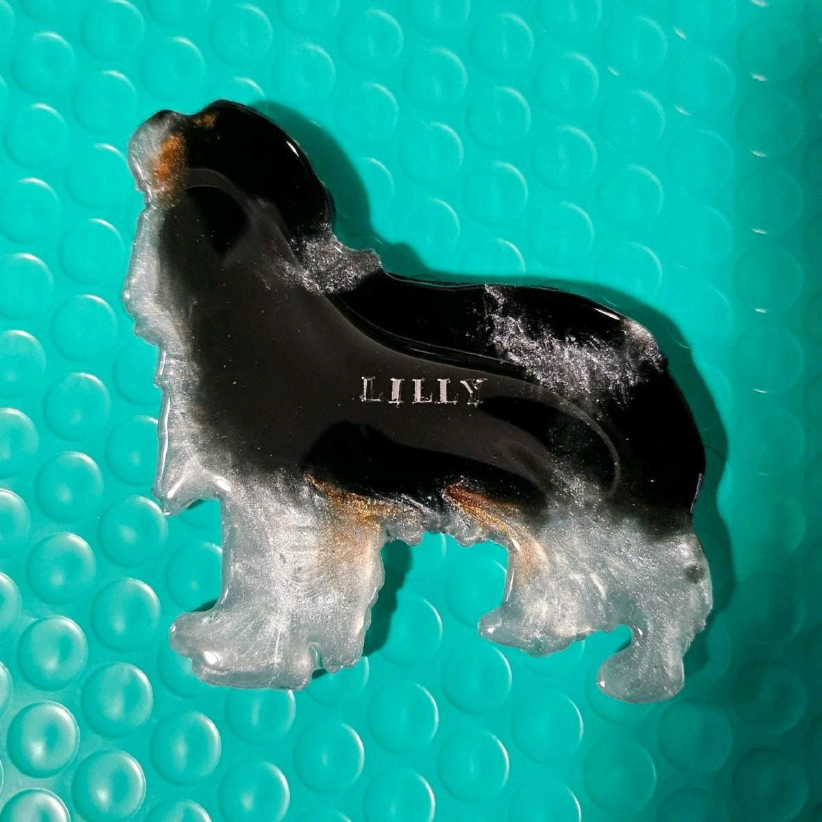 Customizable Resin Kings Charles Cavalier - Keychain or 3D magnet (send photos or pick any color)