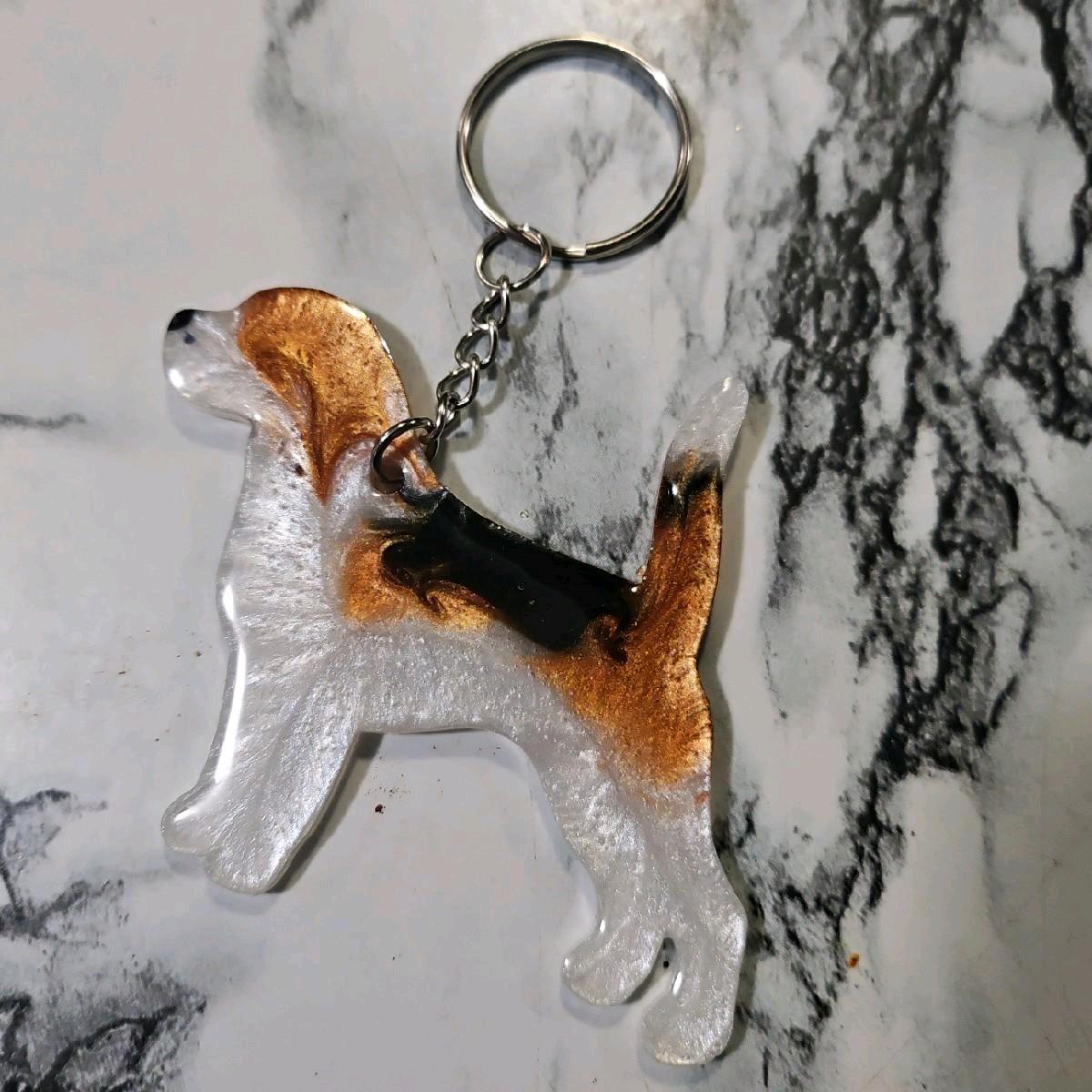 Customizable Resin Beagle - Keychain or 3D magnet (send photos or pick any color)