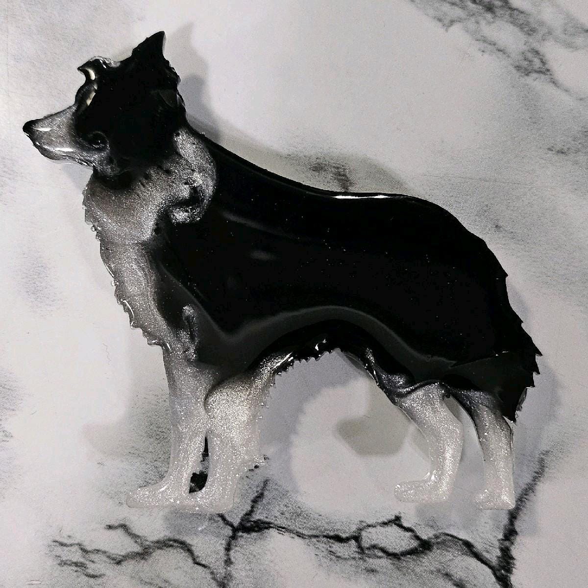 Customizable Resin Border Collie - Keychain or 3D magnet (send photos or pick any color)