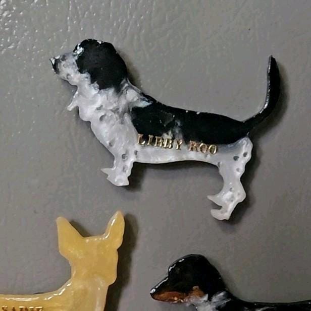 Customizable Resin Basset Hound - Keychain or 3D magnet (send photos or pick any color)