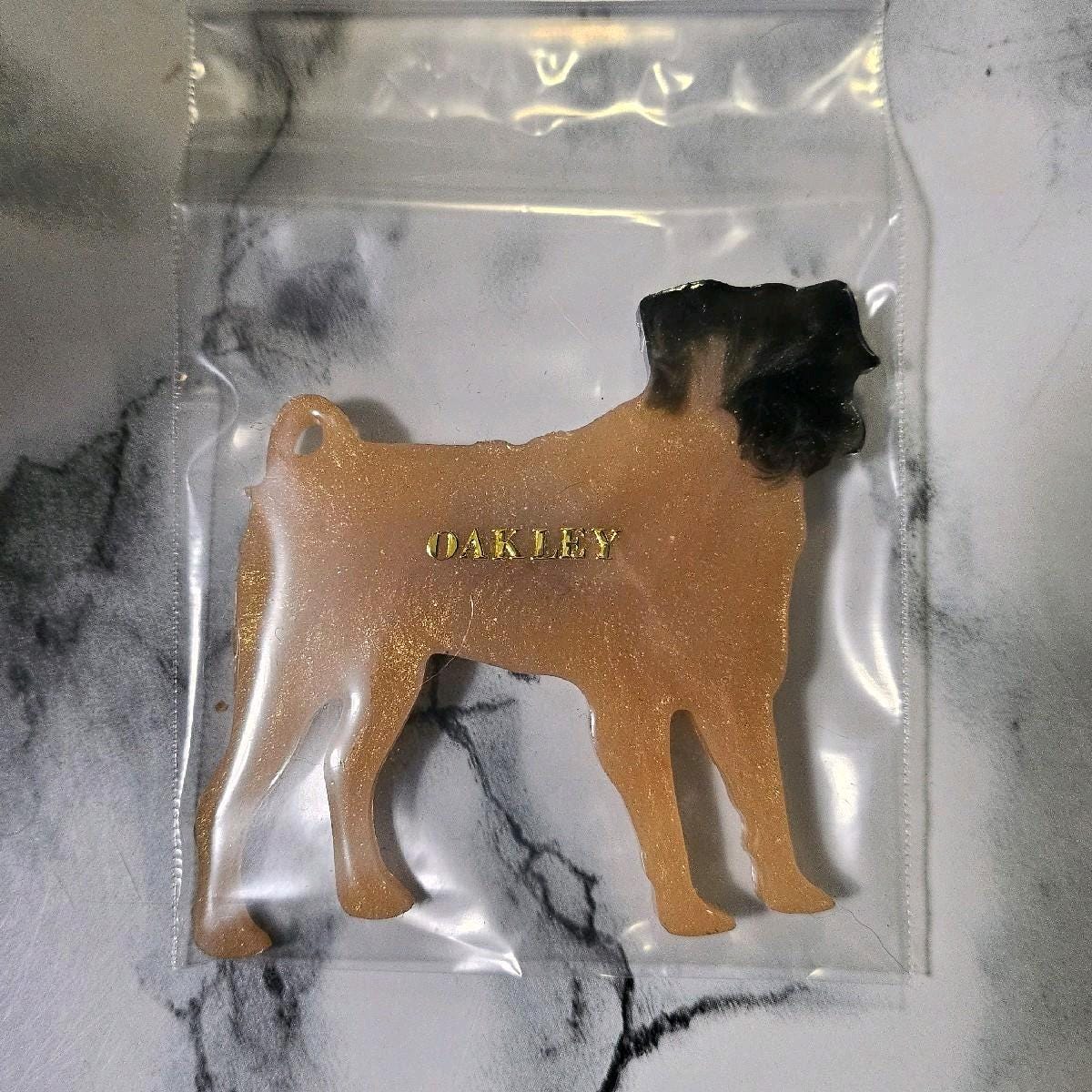 Customizable Resin Pug - Keychain or 3D magnet (send photos or pick any color)