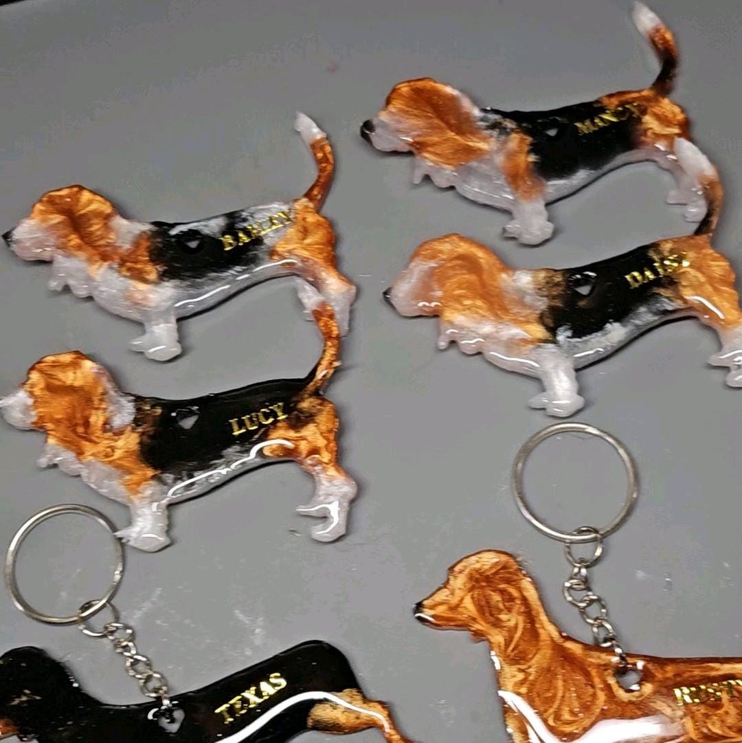 Customizable Resin Basset Hound - Keychain or 3D magnet (send photos or pick any color)