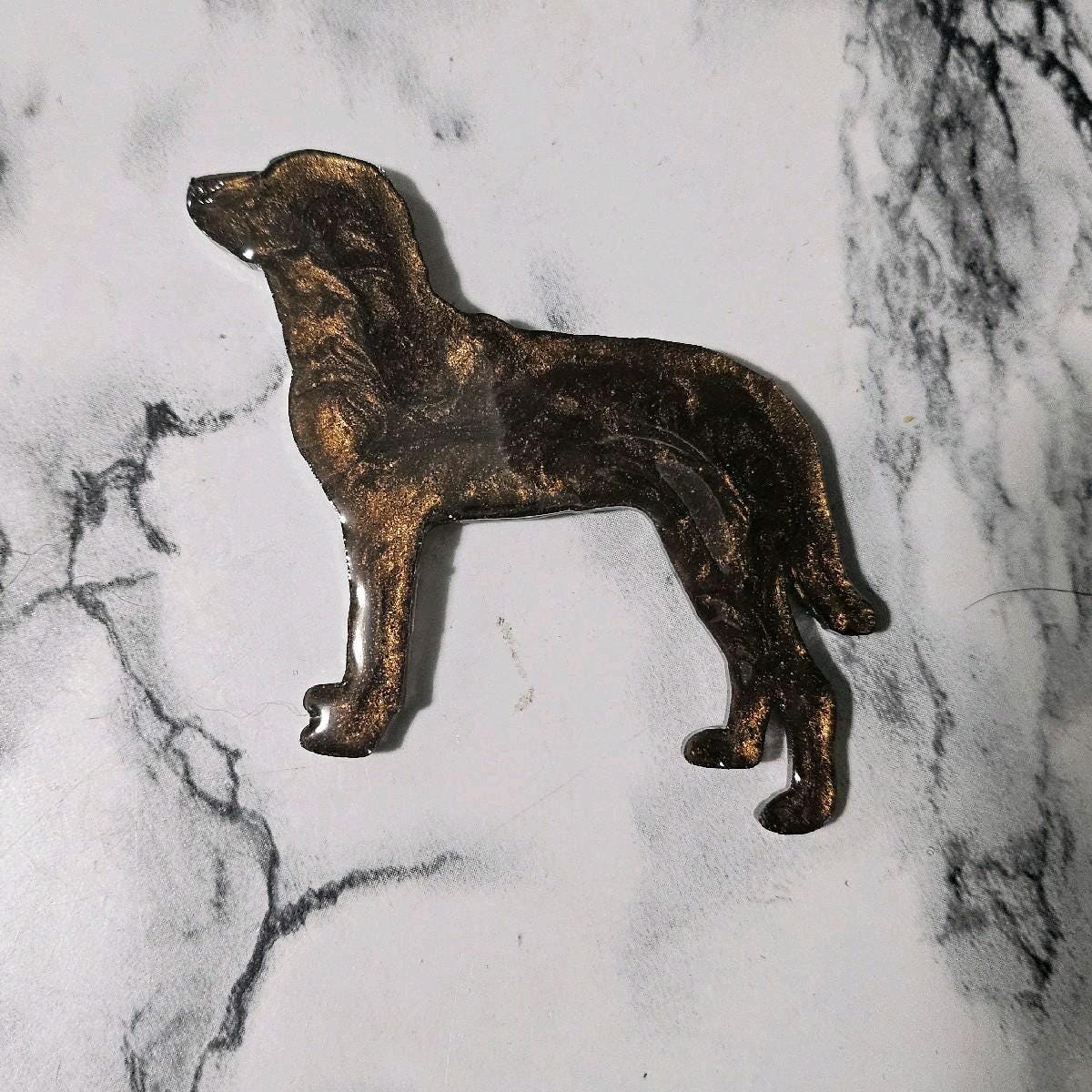 Customizable Resin Chesapeake Bay Retriever - Keychain or 3D magnet (send photos or pick any color)